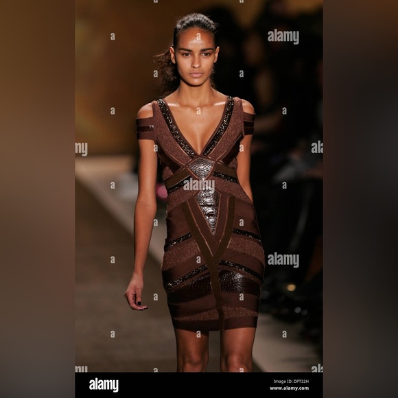 Hervé Leger Leather Trimmed Embellished Dress 👗 XXS ❤️ - Picture 2 of 6